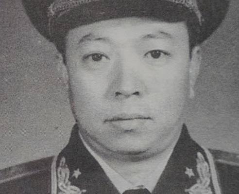 揭秘:梁必业为什么死后不进八宝山？