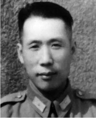 伍修权做出的贡献有哪些 早年的他都经历了哪些事情 伍修权做出的贡献有哪些 早年的他都经历了哪些事情