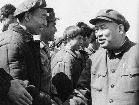 领导的亲戚每周去省城洗澡，余秋里说了什么？