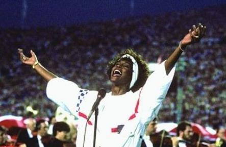 美国著名女歌手惠特妮·休斯顿简介 她生平都经历了什么事情