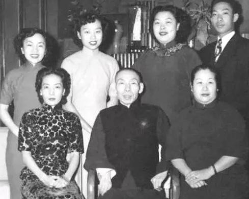 杜月笙是被谁引荐进青帮的?他能够发迹不得不感谢一个人 杜月笙是被谁引荐进青帮的?他能够发迹不得不感谢一个人
