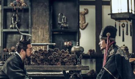 曹操手下第一谋士为什么选择自尽？曹操手下第一谋士不是郭嘉？