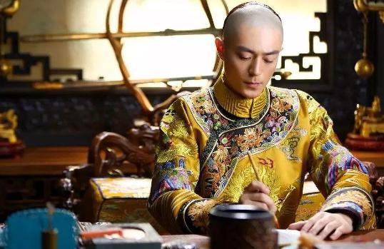 皇帝赐下毒酒,将军竟然还哈哈大笑的痛苦喝下酒 皇帝赐下毒酒,将军竟然还哈哈大笑的痛苦喝下酒