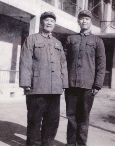 梁从学跟陈毅是什么关系?本该授少将,老战友都提意见,破格授中将 梁从学跟陈毅是什么关系?本该授少将,老战友都提意见,破格授中将