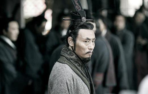 白起因拒绝出战被秦昭襄王赐死，那么为什么放过屡次犯错的范睢？