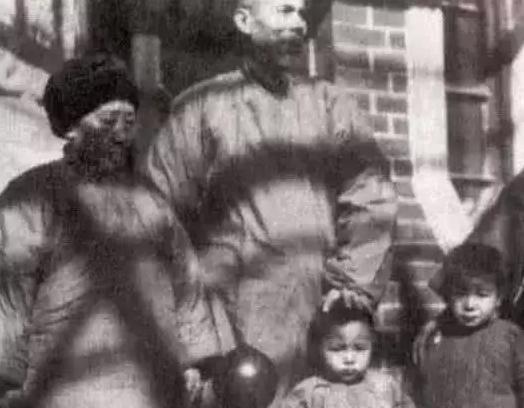 齐白石的画值多少钱?放大20倍才知道什么是名作 齐白石的画值多少钱?放大20倍才知道什么是名作