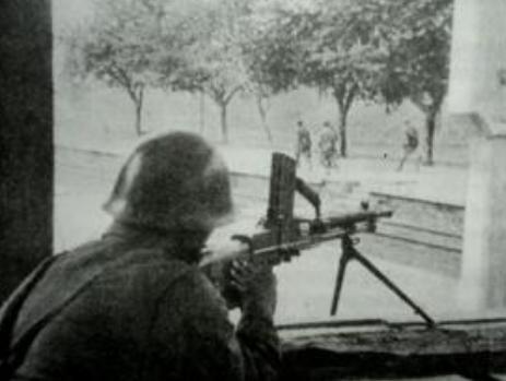 揭秘:大将许光达与同窗廖昂的战场对决 揭秘:大将许光达与同窗廖昂的战场对决