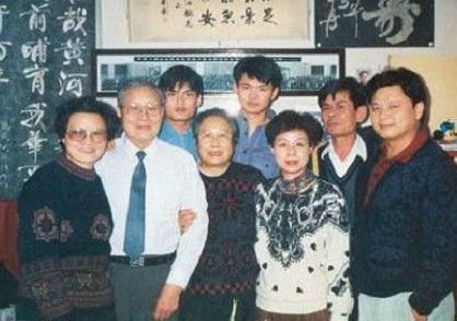 沈醉有几段婚姻?他的后代现状如何 沈醉有几段婚姻?他的后代现状如何