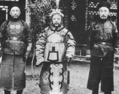 王天培的父亲是谁？他的军事能力如何？率一个营全歼一个旅