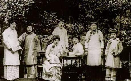 秋瑾被处决后，李钟岳又为什么要<a href=https://www.lishiji.cn/lishi/10536/ target=_blank class=infotextkey>自杀</a>？