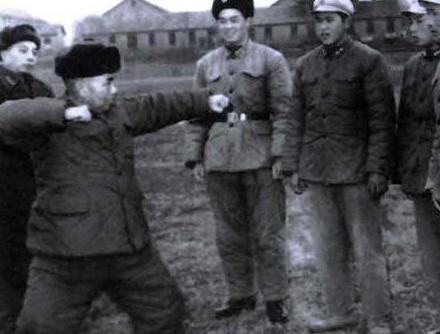 钱钧武功有多高?在他面前都只是小儿科，曾一掌拍死<a href=https://www.lishiji.cn/lishi/1411/ target=_blank class=infotextkey>美国</a>拳王