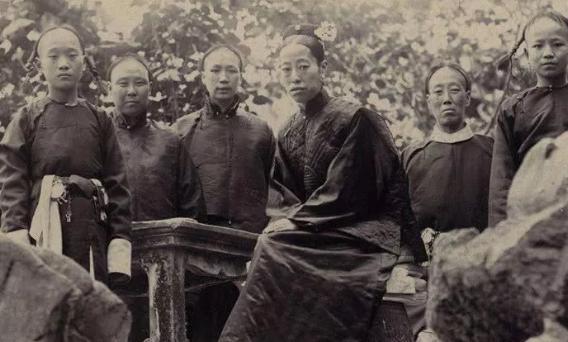 清朝隆裕太后谈退位条件,唯独一点宁死不从 清朝隆裕太后谈退位条件,唯独一点宁死不从