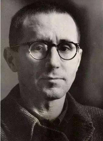 著名诗人 德国戏剧家贝尔托·布莱希特简介 著名诗人 德国戏剧家贝尔托·布莱希特简介