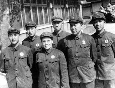 黄永胜在战争年代能快速升迁考的原因是什么？靠的都是真功夫