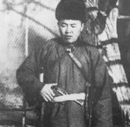 张海天在抗日战争期间起了什么作用?中流砥柱般的存在 张海天在抗日战争期间起了什么作用?中流砥柱般的存在