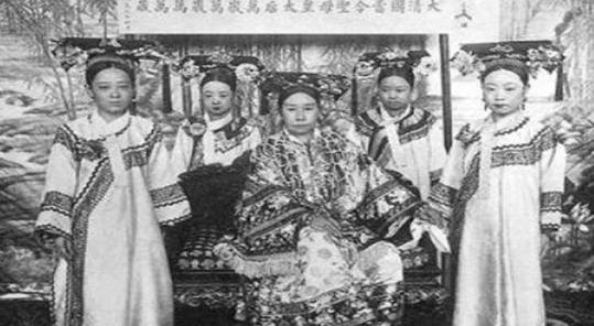 清朝要亡国，统治者赶紧想了一个办法