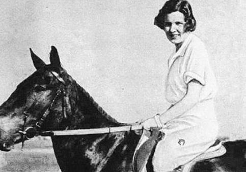 张海天在抗日战争期间起了什么作用?中流砥柱般的存在 张海天在抗日战争期间起了什么作用?中流砥柱般的存在