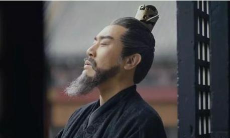 古代人不能随便剪头发 为什么曹操还要割断头发呢