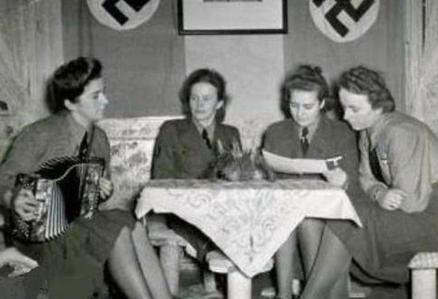 美艳女屠夫伊尔玛&middot;格蕾泽的称呼是怎么来的 她都干过哪些事情