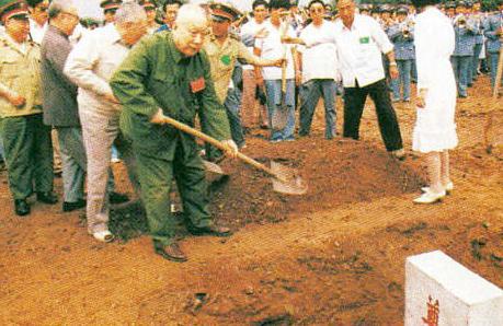 伍修权做出的贡献有哪些 早年的他都经历了哪些事情 伍修权做出的贡献有哪些 早年的他都经历了哪些事情