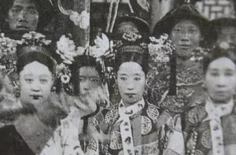 清朝隆裕太后谈退位条件,唯独一点宁死不从 清朝隆裕太后谈退位条件,唯独一点宁死不从