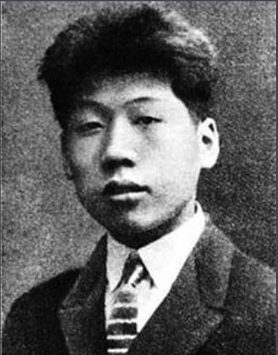 伍修权做出的贡献有哪些 早年的他都经历了哪些事情 伍修权做出的贡献有哪些 早年的他都经历了哪些事情