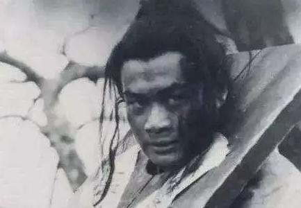 海瑞上任立马放掉一批犯人，数年后众人拍手叫好