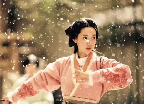 三女侍一夫！龙榻上的曹操之女，斗曹丕、摔玉玺，她才是三国最伟大的女人