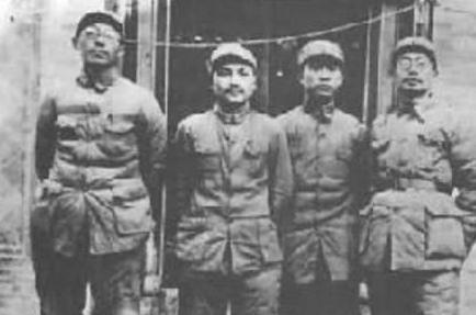 毛主席打趣傅钟说他什么?姓傅,也担任了一辈子副职 毛主席打趣傅钟说他什么?姓傅,也担任了一辈子副职