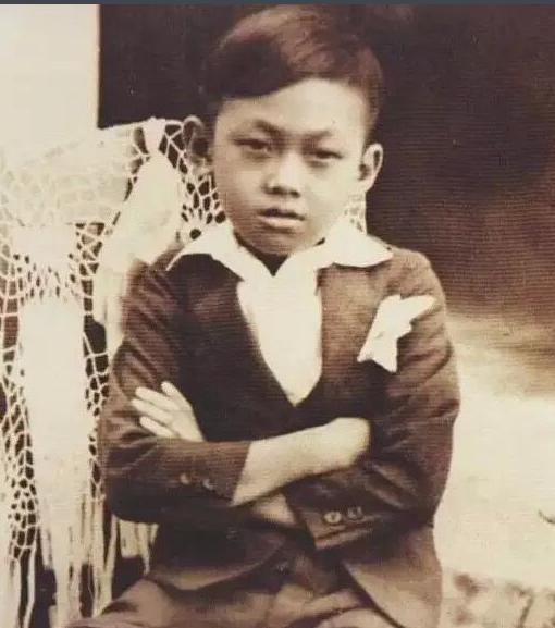 新加坡人民行动党创始人之一 新加坡国父李光耀简介 新加坡人民行动党创始人之一 新加坡国父李光耀简介