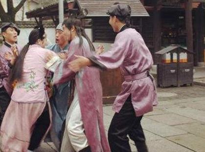 他是宋太祖的小舅子也是吃人魔王 最后被赵光义给杀了 他是宋太祖的小舅子也是吃人魔王 最后被赵光义给杀了