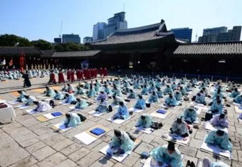 考上武状元却因长的丑被取消资格，当即起兵造反