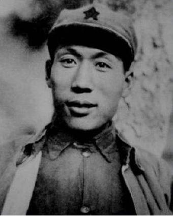 伍修权做出的贡献有哪些 早年的他都经历了哪些事情 伍修权做出的贡献有哪些 早年的他都经历了哪些事情