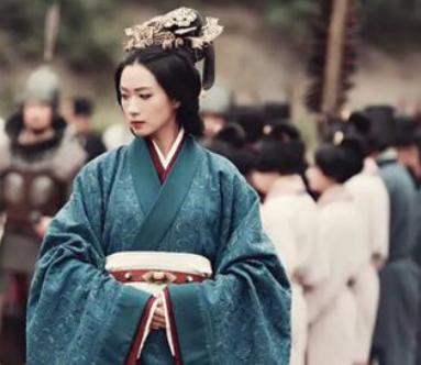 三女侍一夫！龙榻上的曹操之女，斗曹丕、摔玉玺，她才是三国最伟大的女人