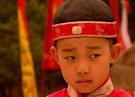 雍正为什么要杀皇三子弘时 如果不杀地位不保,也没有乾隆什么事 雍正为什么要杀皇三子弘时 如果不杀地位不保,也没有乾隆什么事