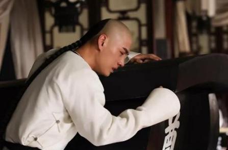 弘昼为什么经常给自己办葬礼？弘昼是个怎么样的人？