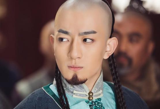 努尔哈赤晚年想把汗位传给谁？多尔衮还是皇太极？