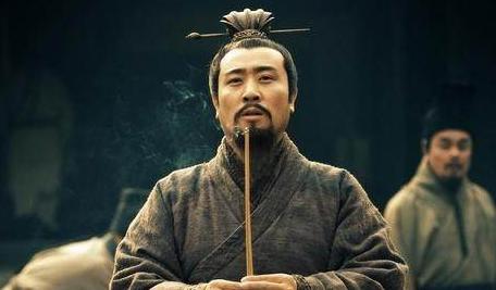 公孙瓒为什么会把赵云让给刘备？