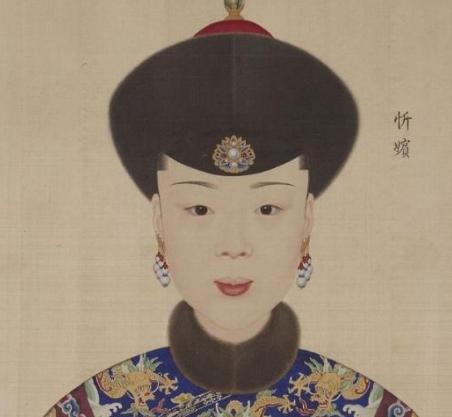 忻贵妃离世后，乾隆伤心亲自祭奠，5天未上朝