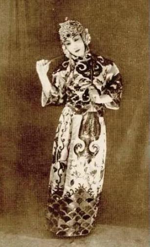 揭秘：京剧大师荀慧生与吴小霞的凄美之恋