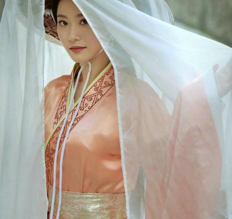 晋武帝司马炎为什么要立一个白痴儿子为太子？他有什么用意