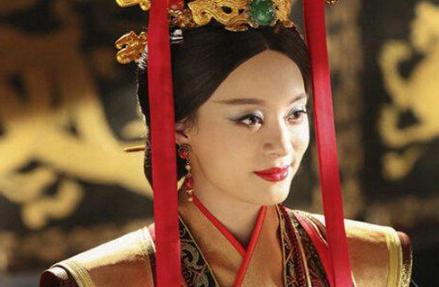 芈八子出身楚国，为什么要帮秦国攻打自己的娘家？