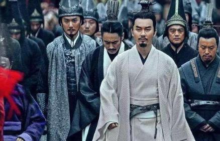 曹操临死前都不放心司马懿 为什么曹丕会重用他呢 曹操临死前都不放心司马懿 为什么曹丕会重用他呢