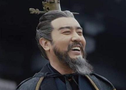 曹操为什么大胆的抢汉献帝的弓箭呢 曹操到底出于什么目的