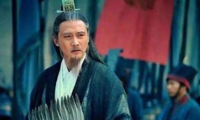 曹操和刘备谁的身世更好？诸葛亮为何不选曹操？