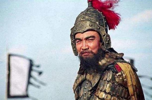 曹操发迹的两大要素是？除了宗族鼎力支持还有什么？