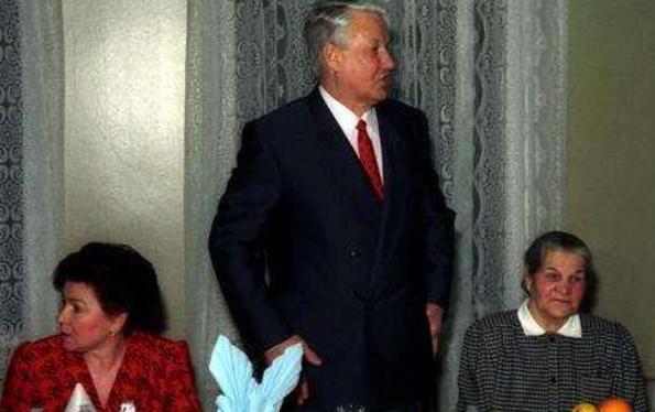 叶利钦为什么着急放下权力下台?是因为自己能耐不够吗 叶利钦为什么着急放下权力下台?是因为自己能耐不够吗