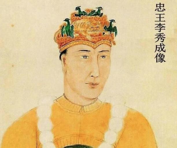 李秀成见城墙下青草异常，为什么就用热汤灌入？