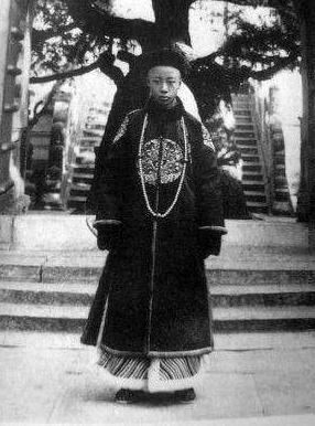 冯玉祥为什么要把溥仪赶除故宫？原因是什么