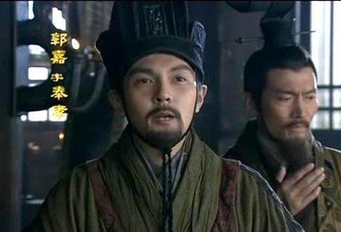 在军事方面，刘备为什么只听法正而不听诸葛亮的？